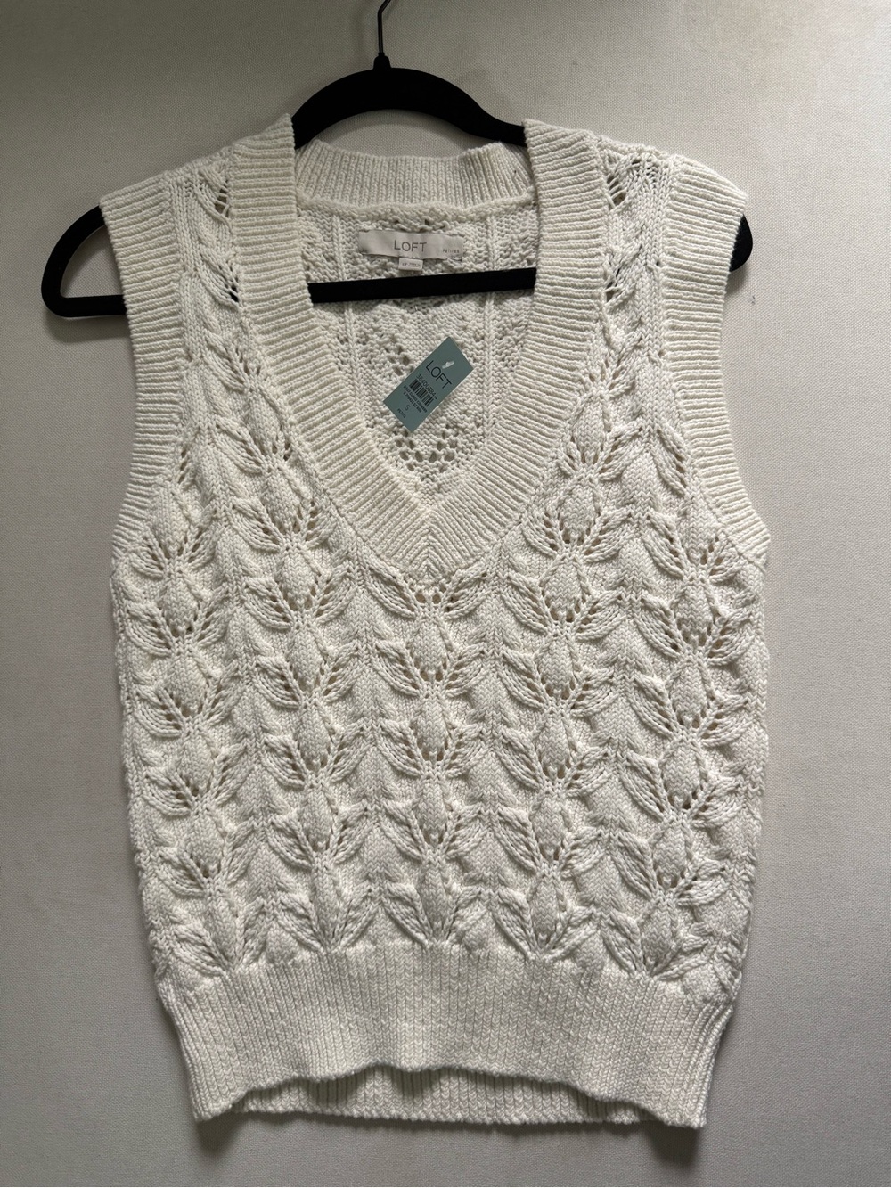 LOFT Cream Cable-Knit V-Neck Sweater Vest